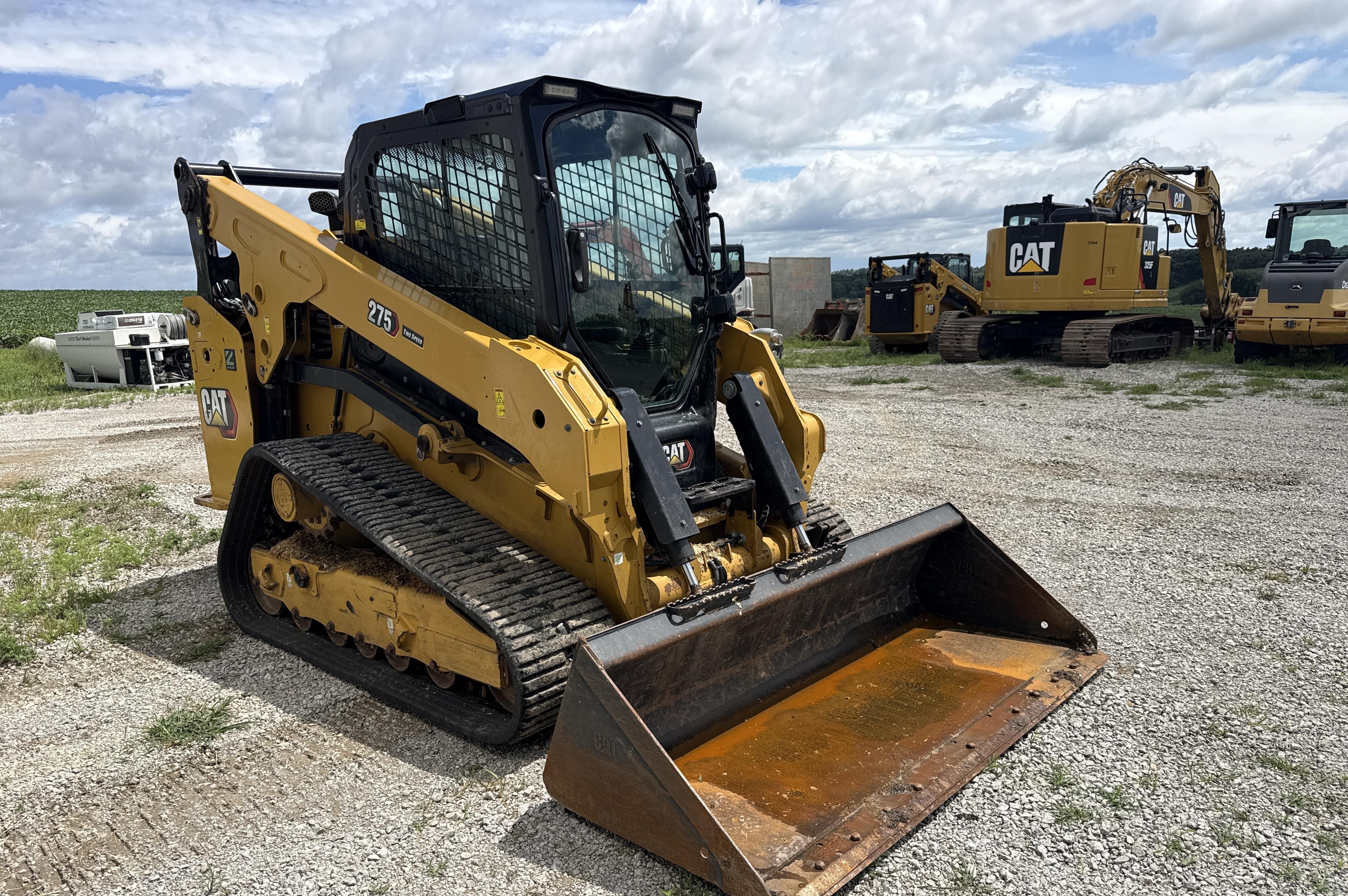 2025 Caterpillar 275